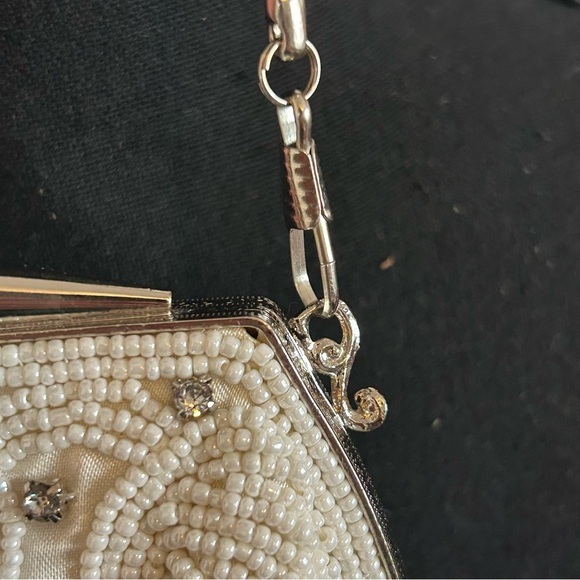 Farfalla London Elegant White Beaded Evening Bag - Picture 9 of 9